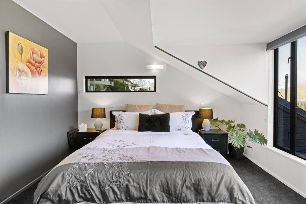 Awesome Studio - Amazing Mountain & Lake Views Queenstown Eksteriør billede